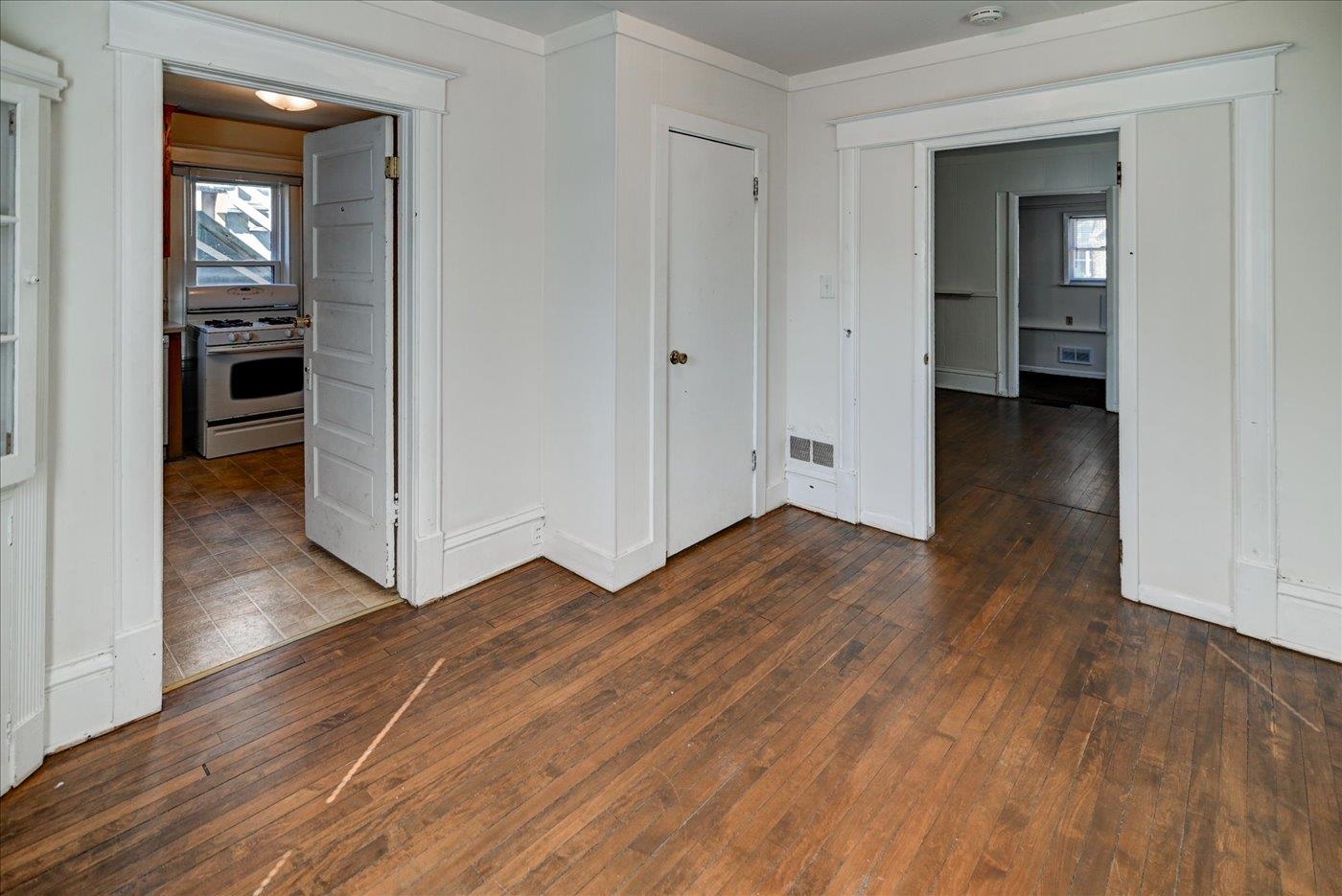 927 Drake Street Madison, WI 53715 - Photo 16 of 32