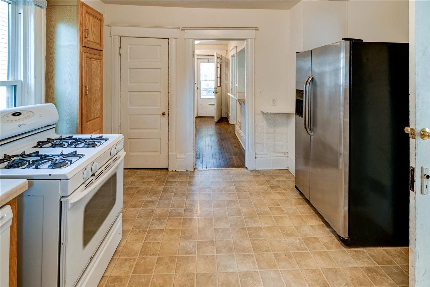 927 Drake Street Madison, WI 53715 - Photo 20 of 32