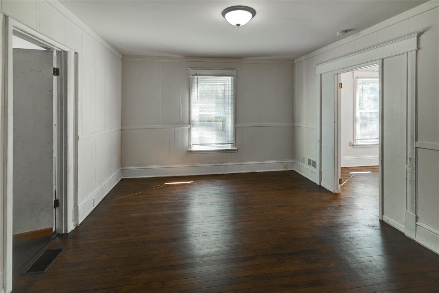 927 Drake Street Madison, WI 53715 - Photo 9 of 32