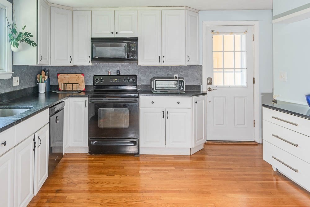 58 Alexander Road Braintree, MA 02184 - Photo 5 of 41 Gallery Image 5