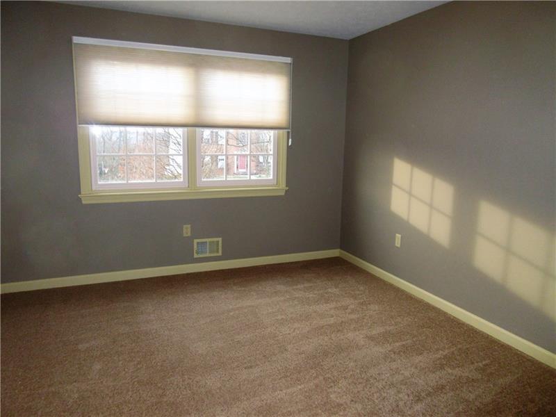 185 Mesa Drive Freeport, PA 16229 - Photo 15 of 25 Bedroom three features custom blinds and a 7' x 5' walk in closet.