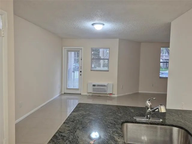 $1,495 | 4481 West McNab Road, Unit 10, Pompano Beach, FL 33069