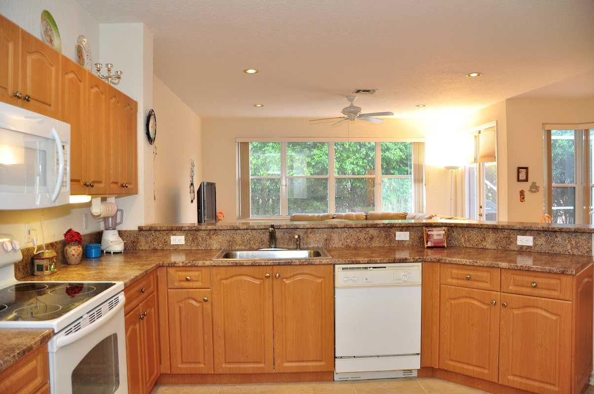 20311 Puccini Terrace Boca Raton, FL 33498 - Photo 9 of 24 XAMNVH_still_bk