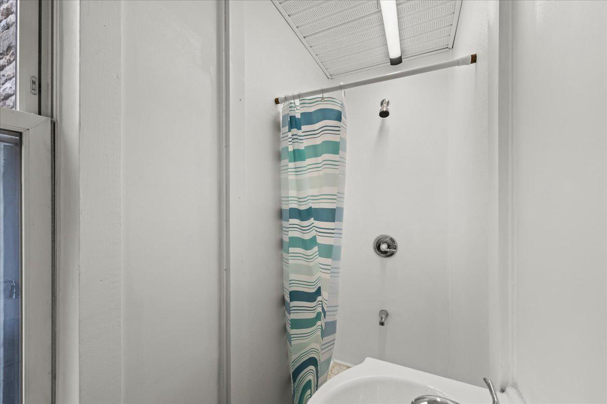 609 East Chestnut Street Lancaster, PA 17602 - Photo 7 of 24 Main floor full bath with walk in shower
