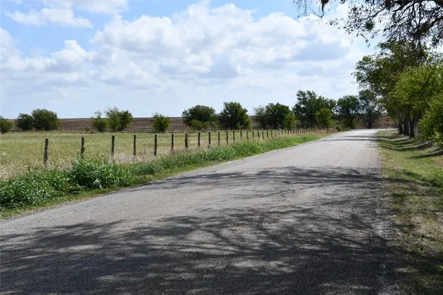 $300,000 | 269 Oglesby Tx 76561, Oglesby, TX 76561
