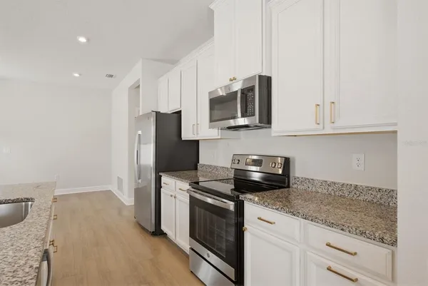 $2,300 | 19056 Heavenside Ct Spring Hill, Spring Hill, FL 34610