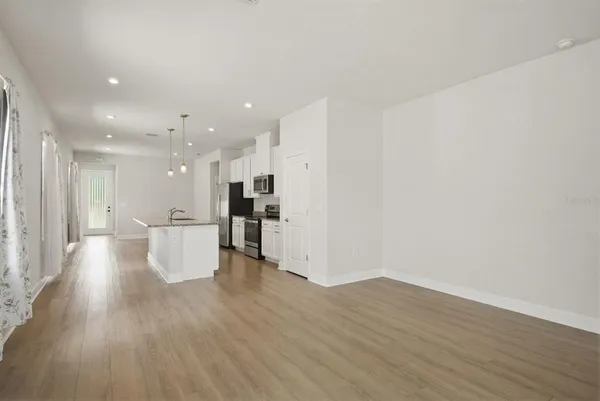 $2,300 | 19056 Heavenside Ct Spring Hill, Spring Hill, FL 34610