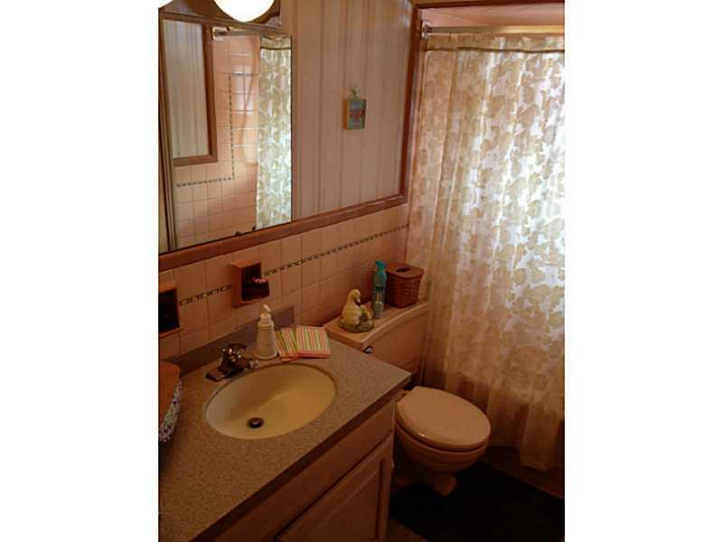 3811 New Texas Road Plum, PA 15239 - Photo 17 of 25 Full Bath.