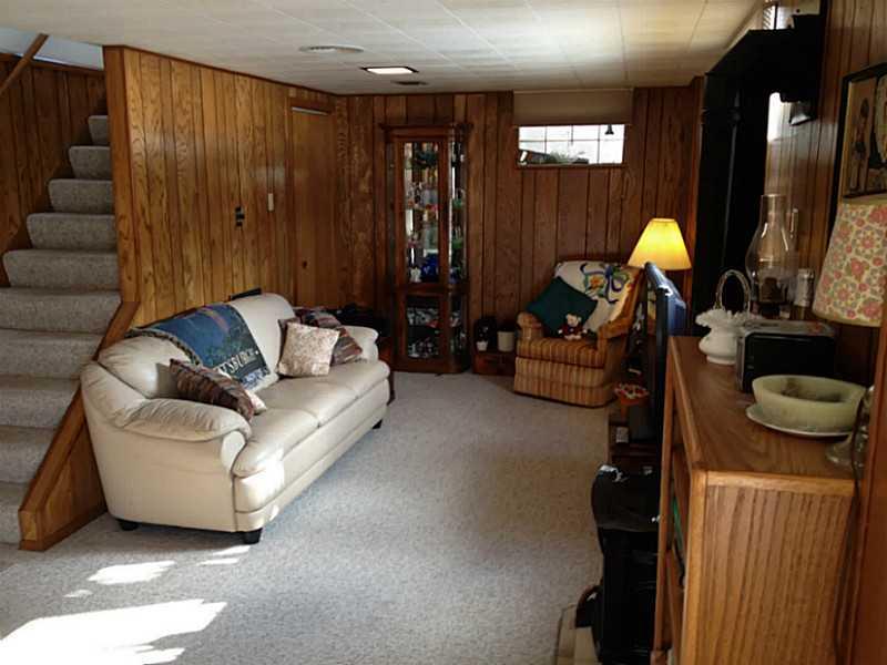 3811 New Texas Road Plum, PA 15239 - Photo 21 of 25 Family Room.