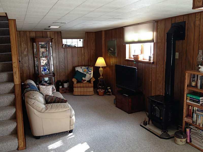 3811 New Texas Road Plum, PA 15239 - Photo 22 of 25 Family Room.