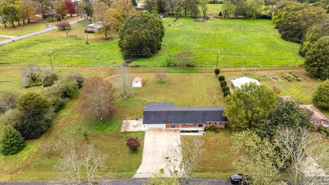 $289,900 | 185 Omega Drive, Whitwell, TN 37397