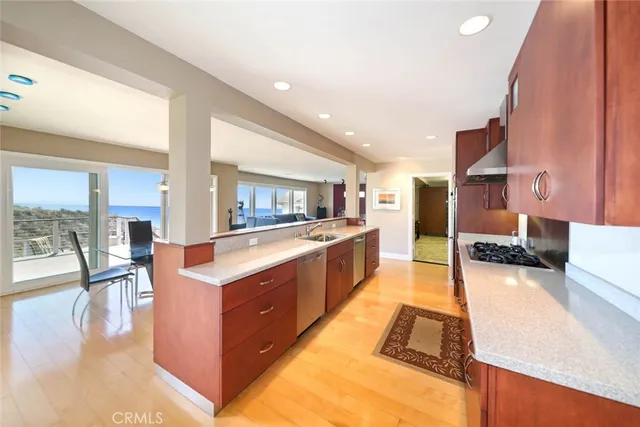 $9,250 | 661 Nyes Place, Laguna Beach, CA 92651