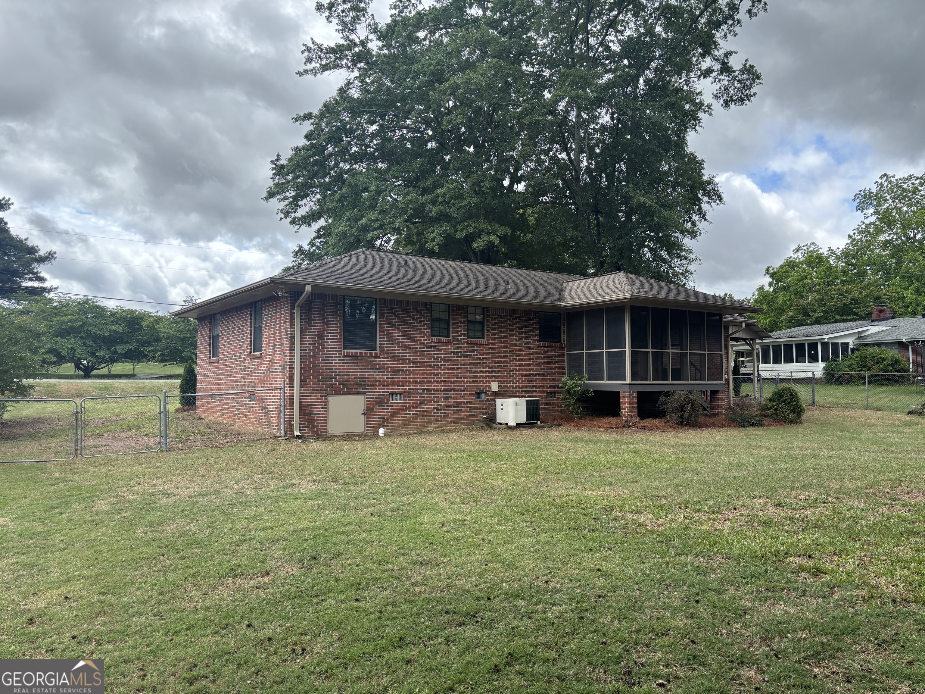 147 Langford Street Winder, GA 30680 - Photo 3 of 19