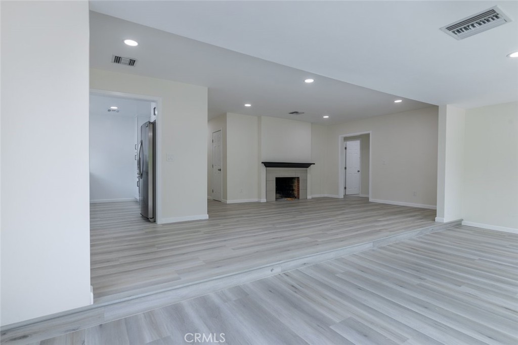18919 Hart Street Reseda, CA 91335 - Photo 8 of 23