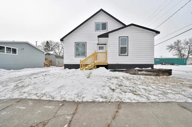 $199,500 | 213 2nd Street South, Wahpeton, ND 58075