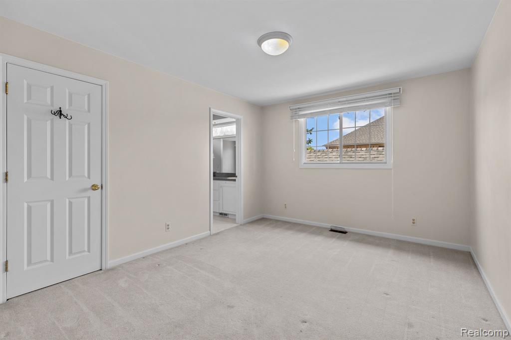 350 Belle Meade Road Troy, MI 48098 - Photo 33 of 63