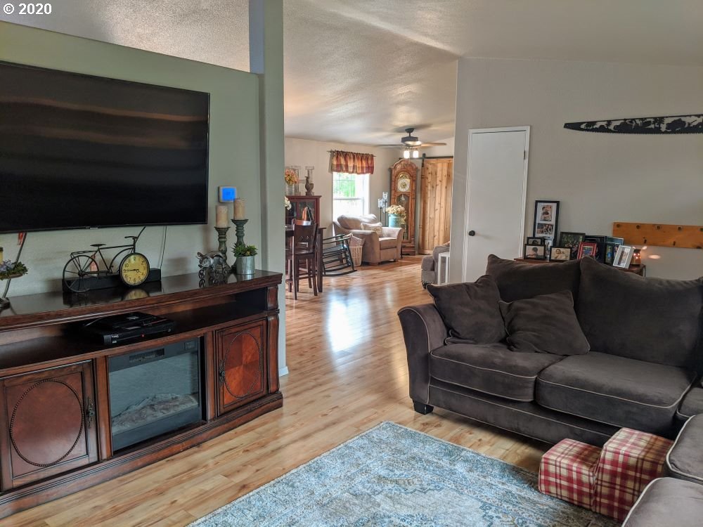1961 Willow Loop Florence, OR 97439 - Photo 4 of 17 Gallery Image 4
