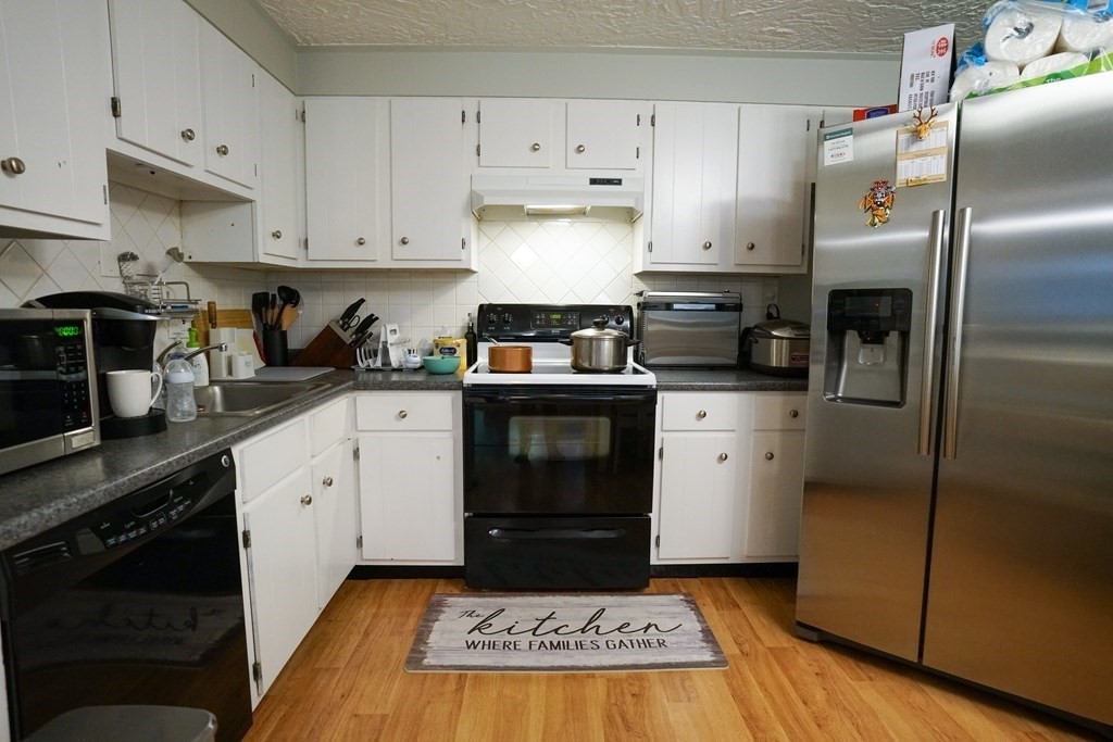 318 Codman Hill Road, Unit 22E Boxborough, MA 01719 - Photo 4 of 12