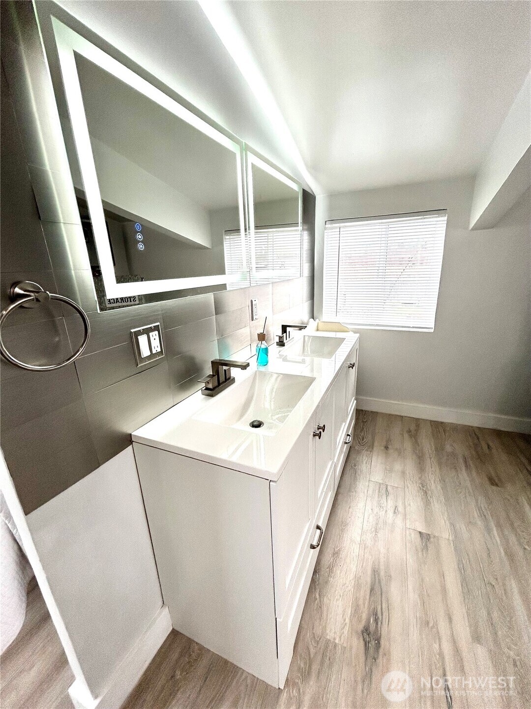 2687 West Beach Road Oak Harbor, WA 98277 - Photo 20 of 28 Gallery Image 20
