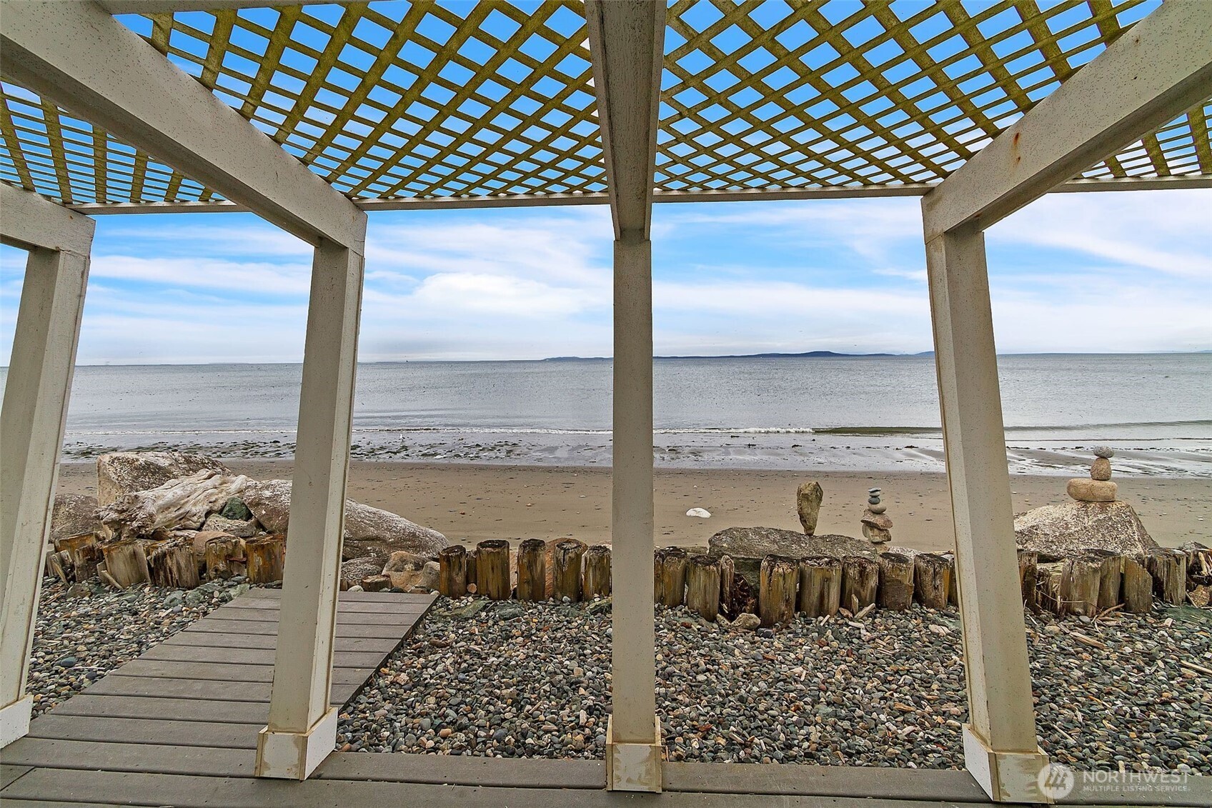 2687 West Beach Road Oak Harbor, WA 98277 - Photo 4 of 28 Gallery Image 4