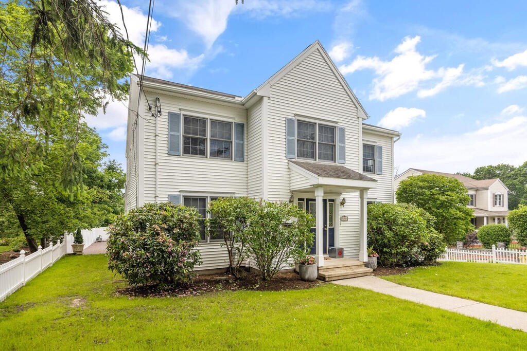 199 Hunnewell Street Needham, MA 02494 - Photo 2 of 40 Gallery Image 2
