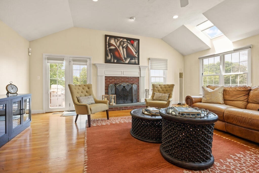199 Hunnewell Street Needham, MA 02494 - Photo 8 of 40 Gallery Image 8