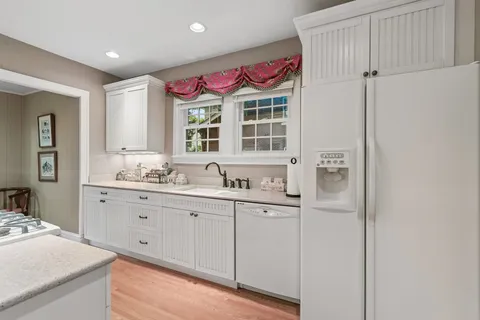 $574,999 | 335 East Liberty Street, Barrington, IL 60010