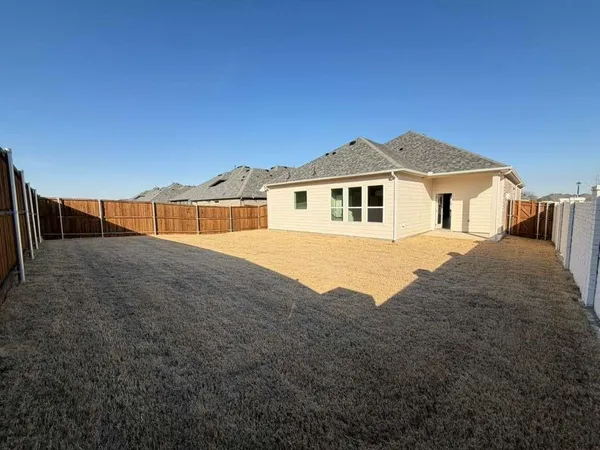 $2,200 | 3102 Giovanni Point, Princeton, TX 75407