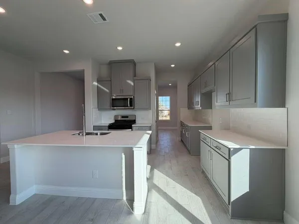 $2,200 | 3102 Giovanni Point, Princeton, TX 75407