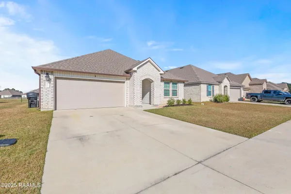 $2,100 | 110 Still Lk Drive, Duson, LA 70529