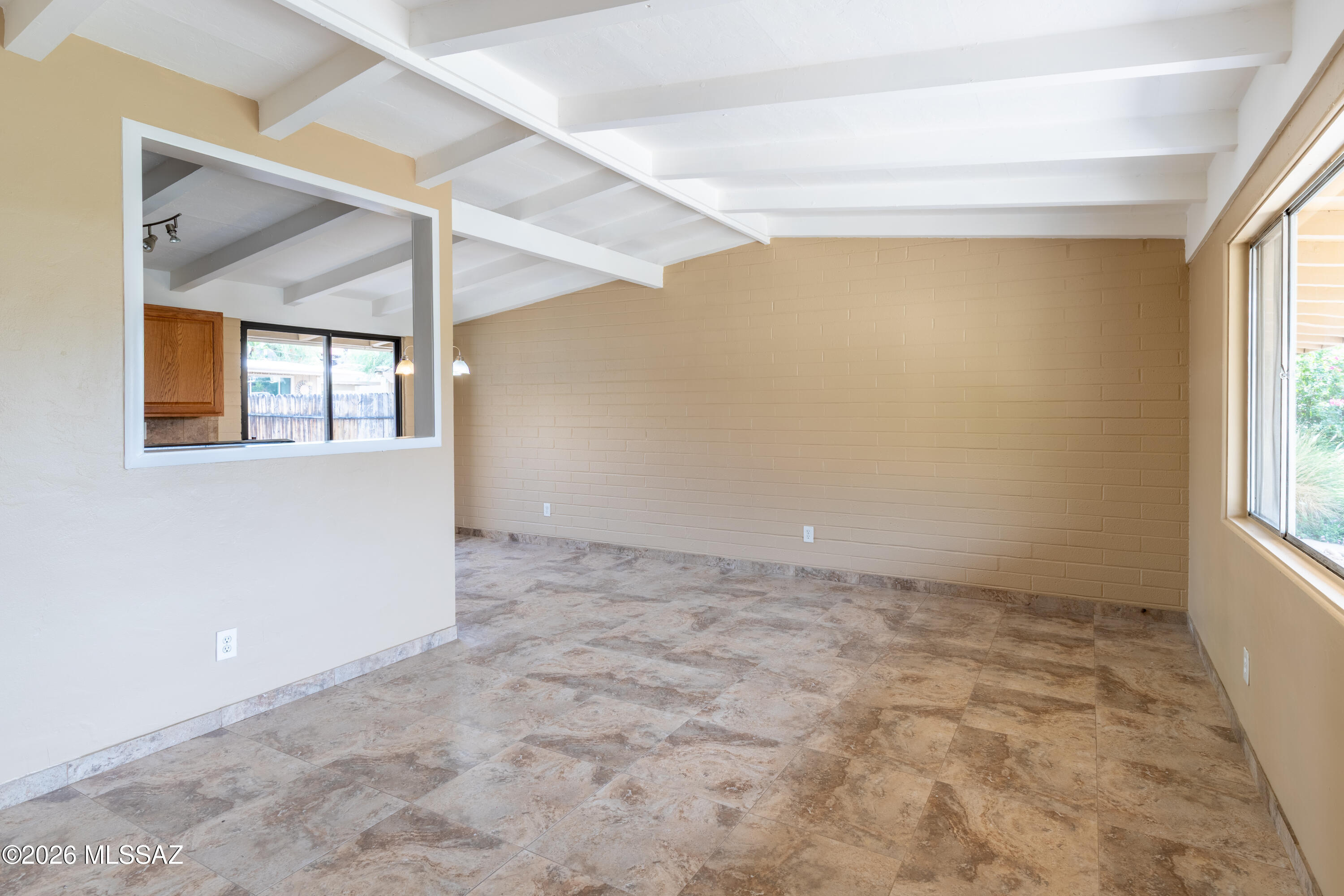 5901 North Oracle Road, Unit 12 Tucson, AZ 85704 - Photo 6 of 29 Living Room 2