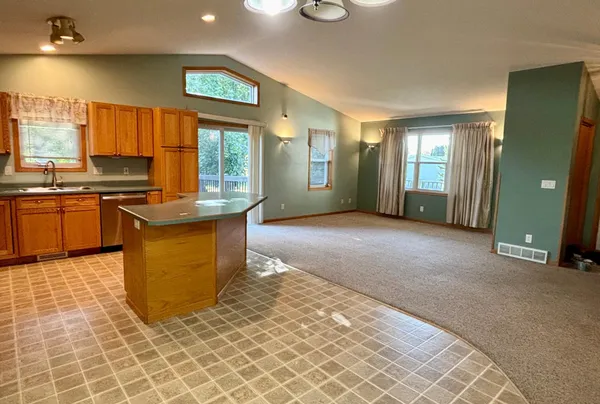 $349,900 | 322 Oriole Avenue North, Thief River Falls, MN 56701