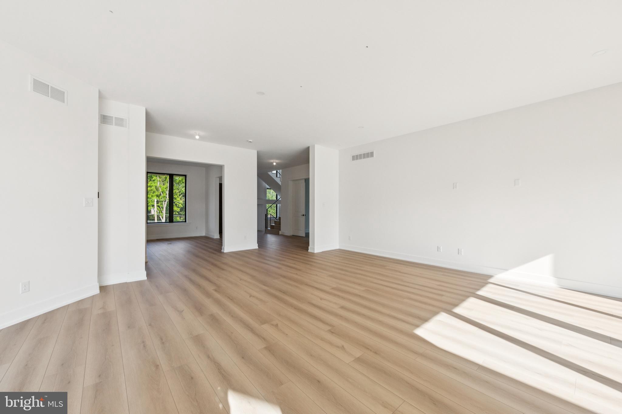736 Northbrook Road, Unit L2 Kennett Square, PA 19348 - Photo 12 of 60 a view of an empty room and window