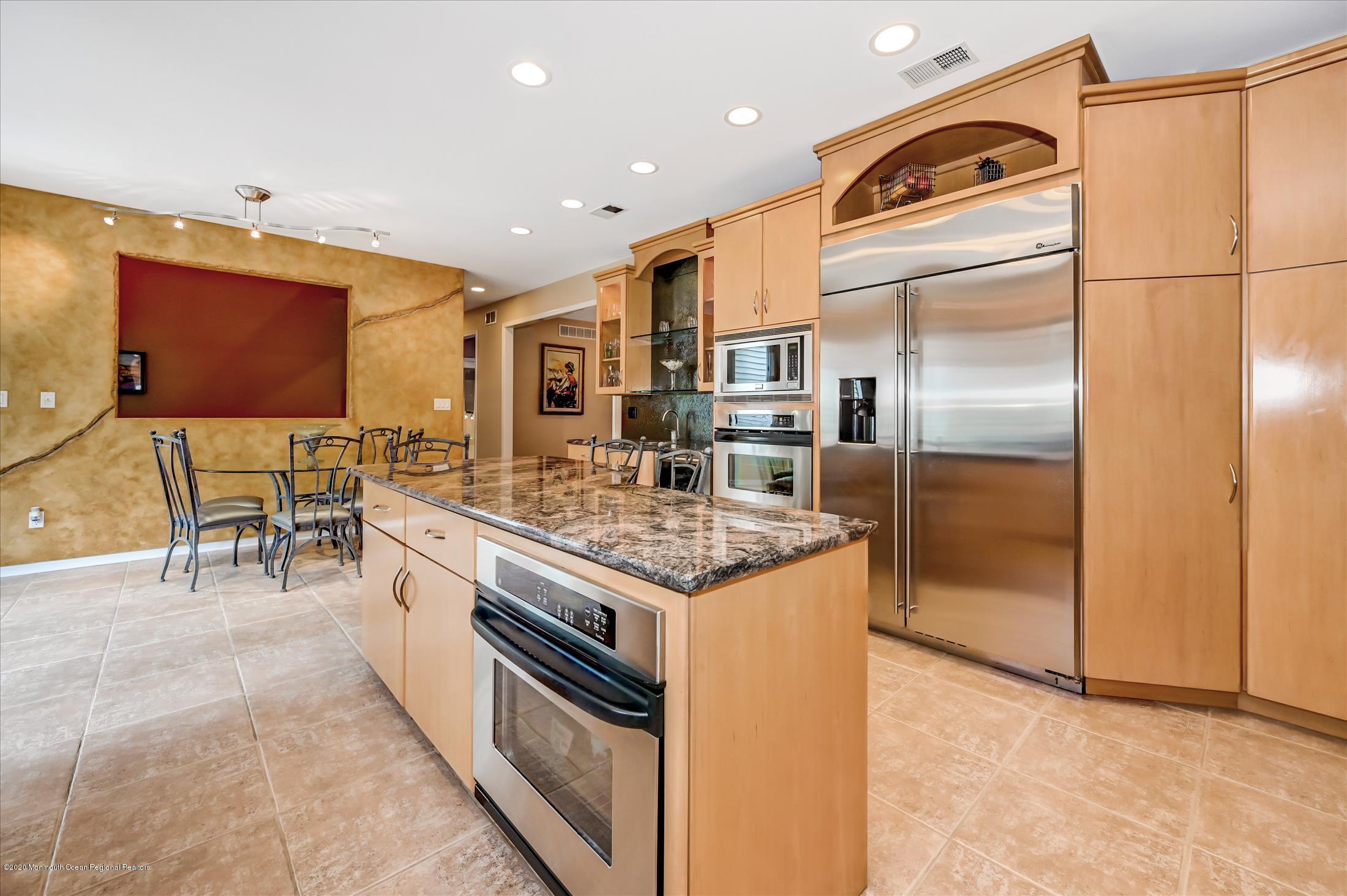 54 Shilling Road Manalapan, NJ 07726 - Photo 12 of 47 KITCHEN