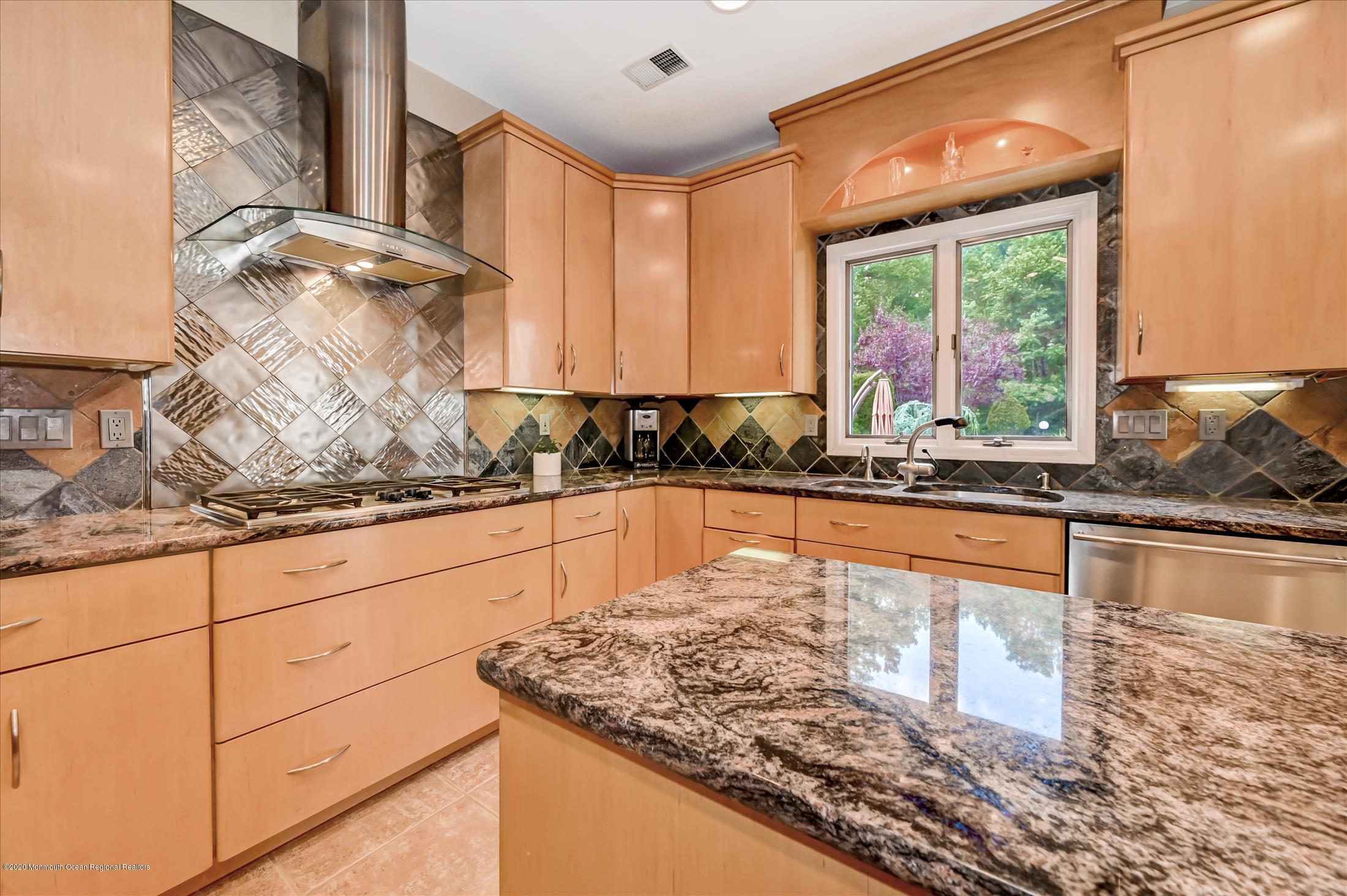 54 Shilling Road Manalapan, NJ 07726 - Photo 13 of 47 KITCHEN