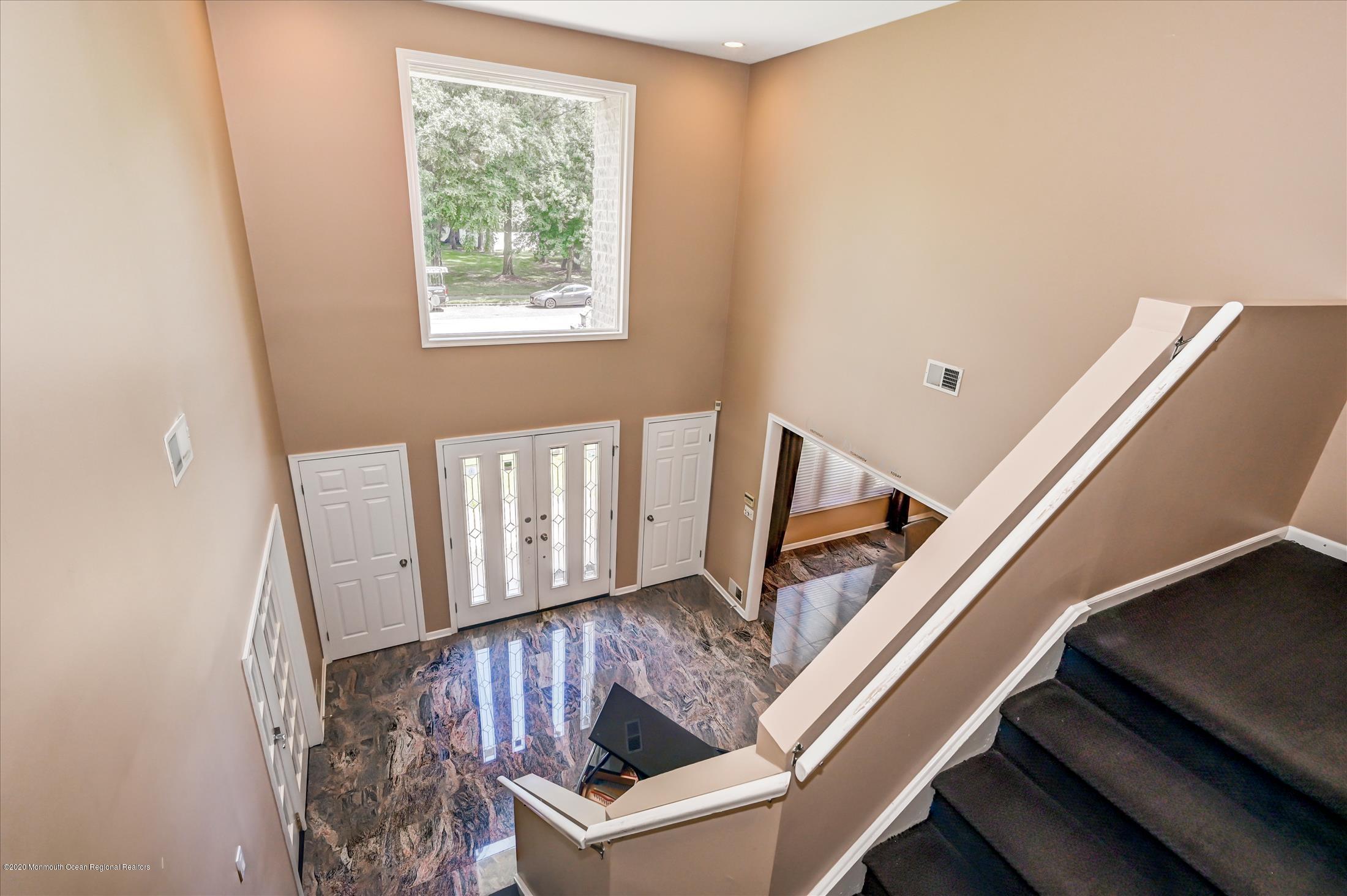 54 Shilling Road Manalapan, NJ 07726 - Photo 4 of 47 FOYER