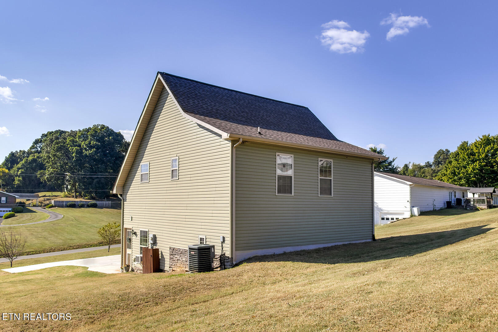 106 Cedar Valley Road Sweetwater, TN 37874 - Photo 10 of 35 33_CedarValleyRoad_106_Back