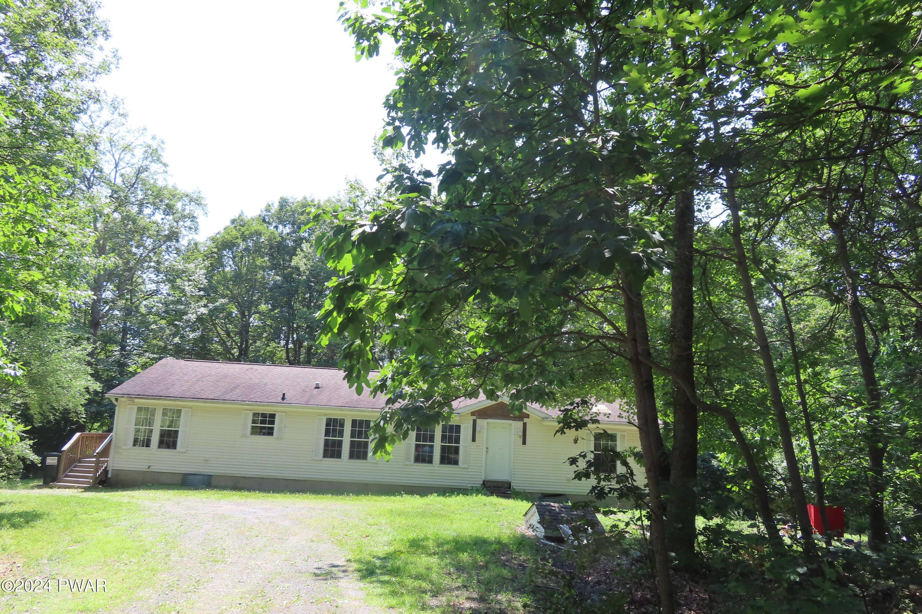 199 Frenchtown Road Milford, PA 18337 - Photo 3 of 17 IMG_1743