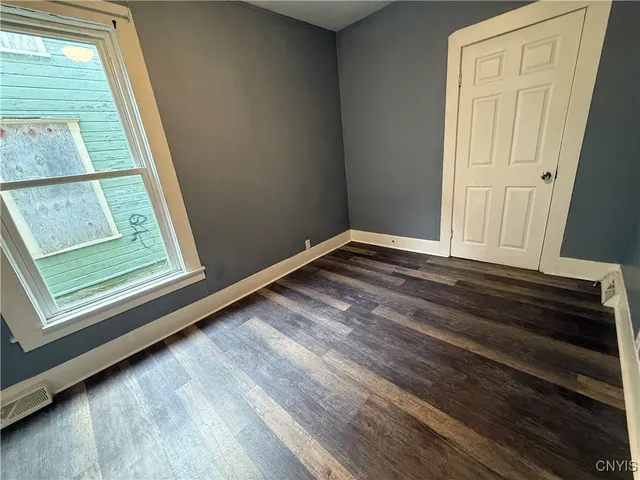 $1,200 | 221.5 Lakeview Avenue, Unit 1E, Syracuse, NY 13204