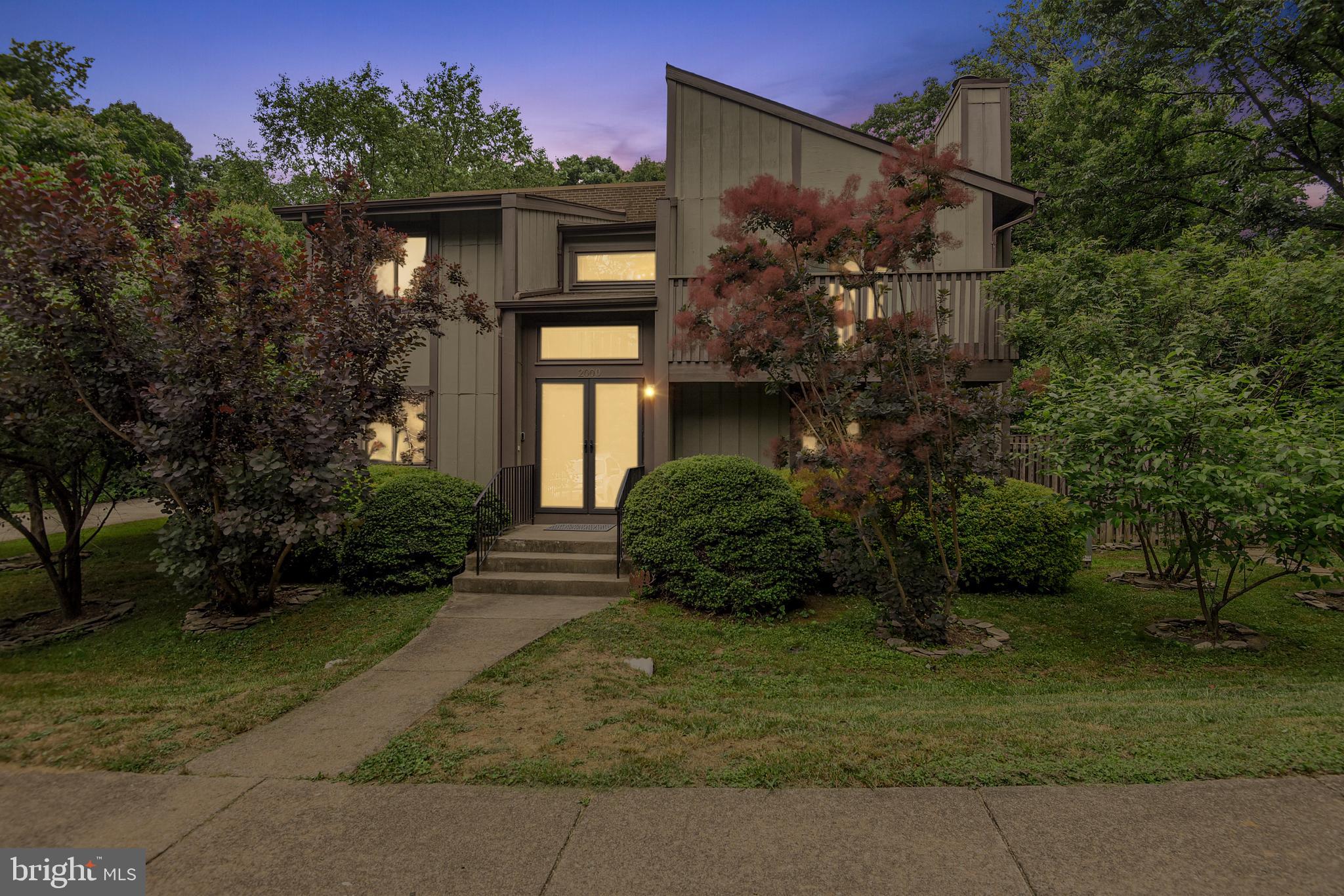 2000 Winged Foot Court Reston, VA 20191 - Photo 3 of 48 Gallery Image 3