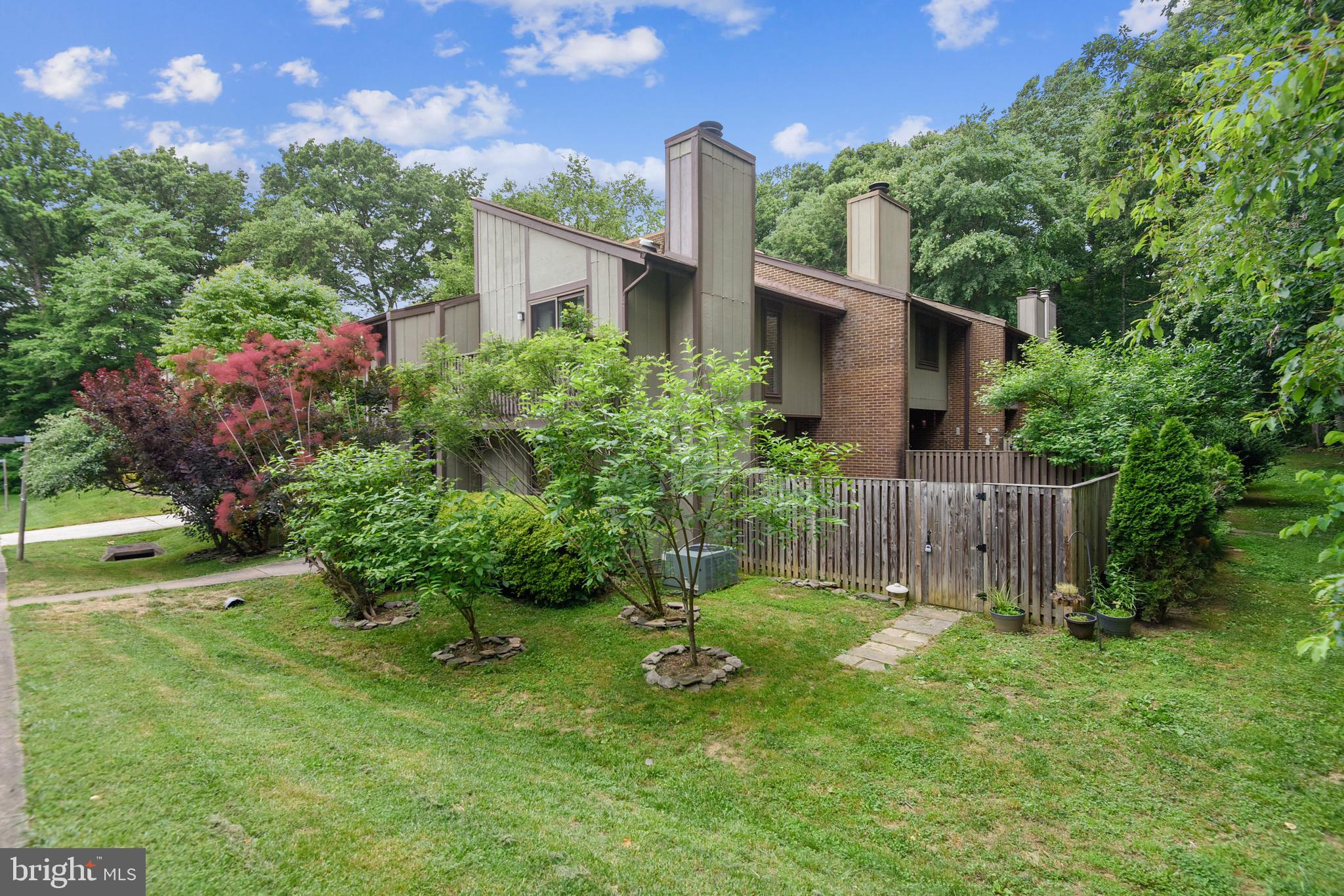 2000 Winged Foot Court Reston, VA 20191 - Photo 4 of 48 Fenced yard backs to trees.