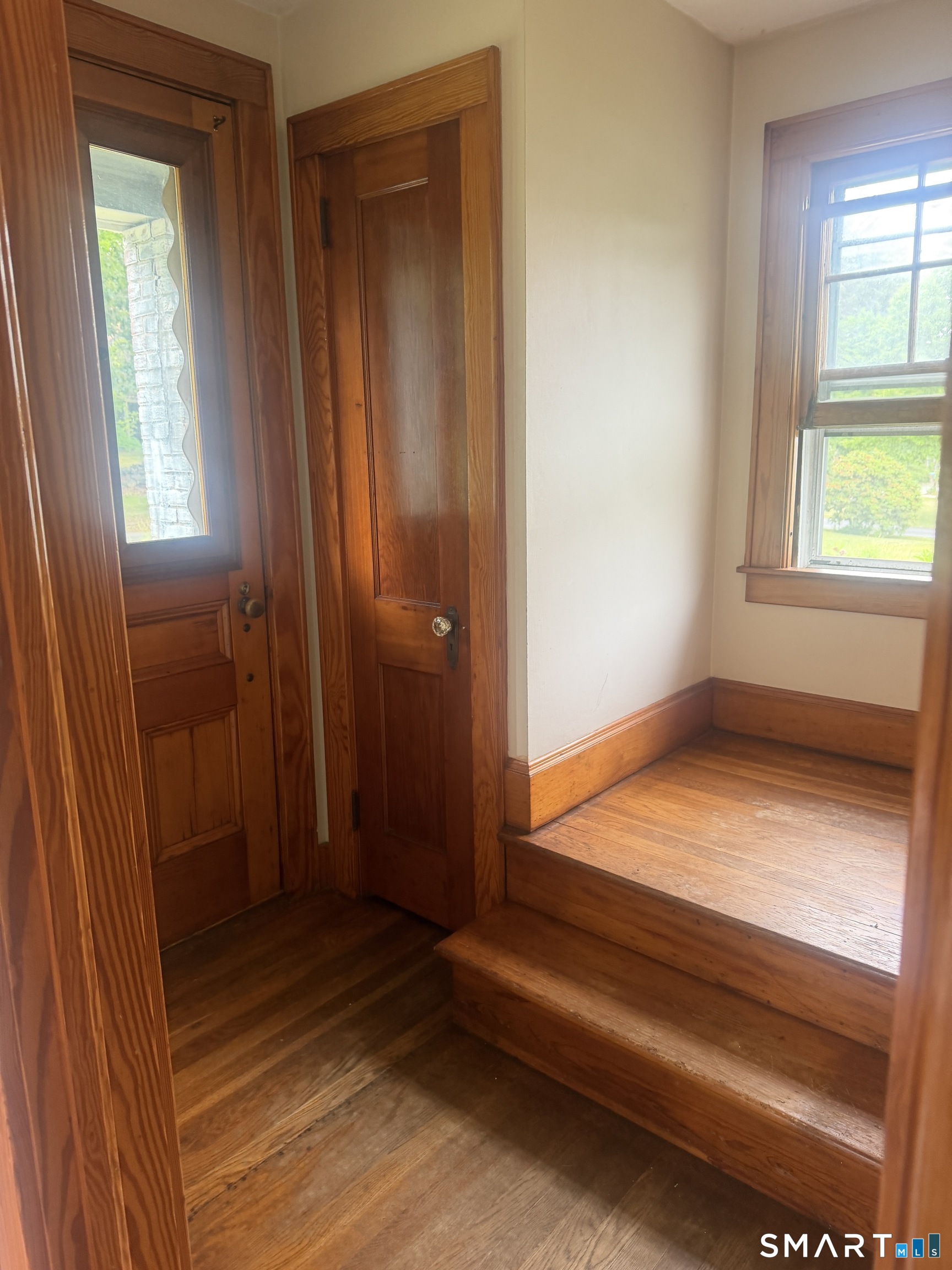 664 Noank Road Groton, CT 06355 - Photo 5 of 28