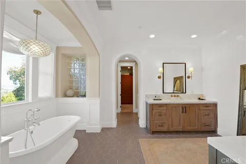 $3,750,000 | 8 Calle Angelitos, San Clemente, CA 92673