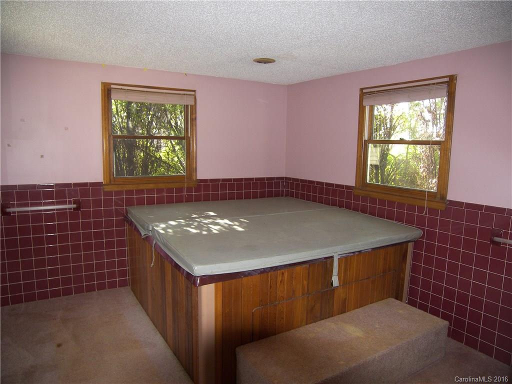 2248 Hart Road Charlotte, NC 28214 - Photo 14 of 20 Gallery Image 14