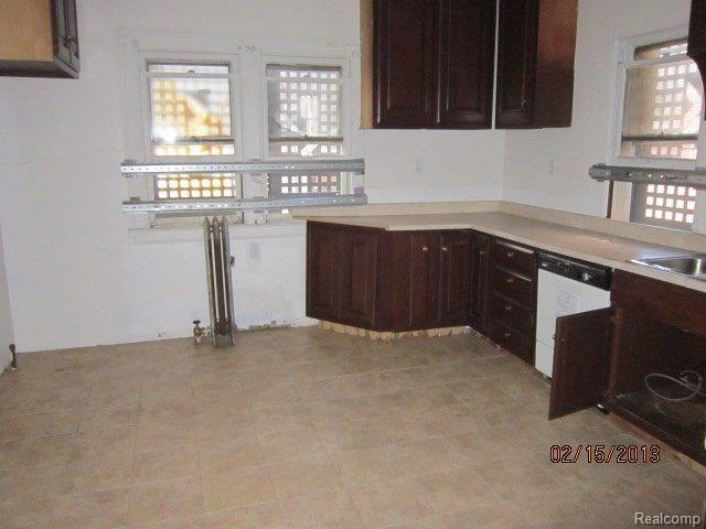 4205 Balfour Road Detroit, MI 48224 - Photo 10 of 16 4205 Balfour Detroit 021513 (11)