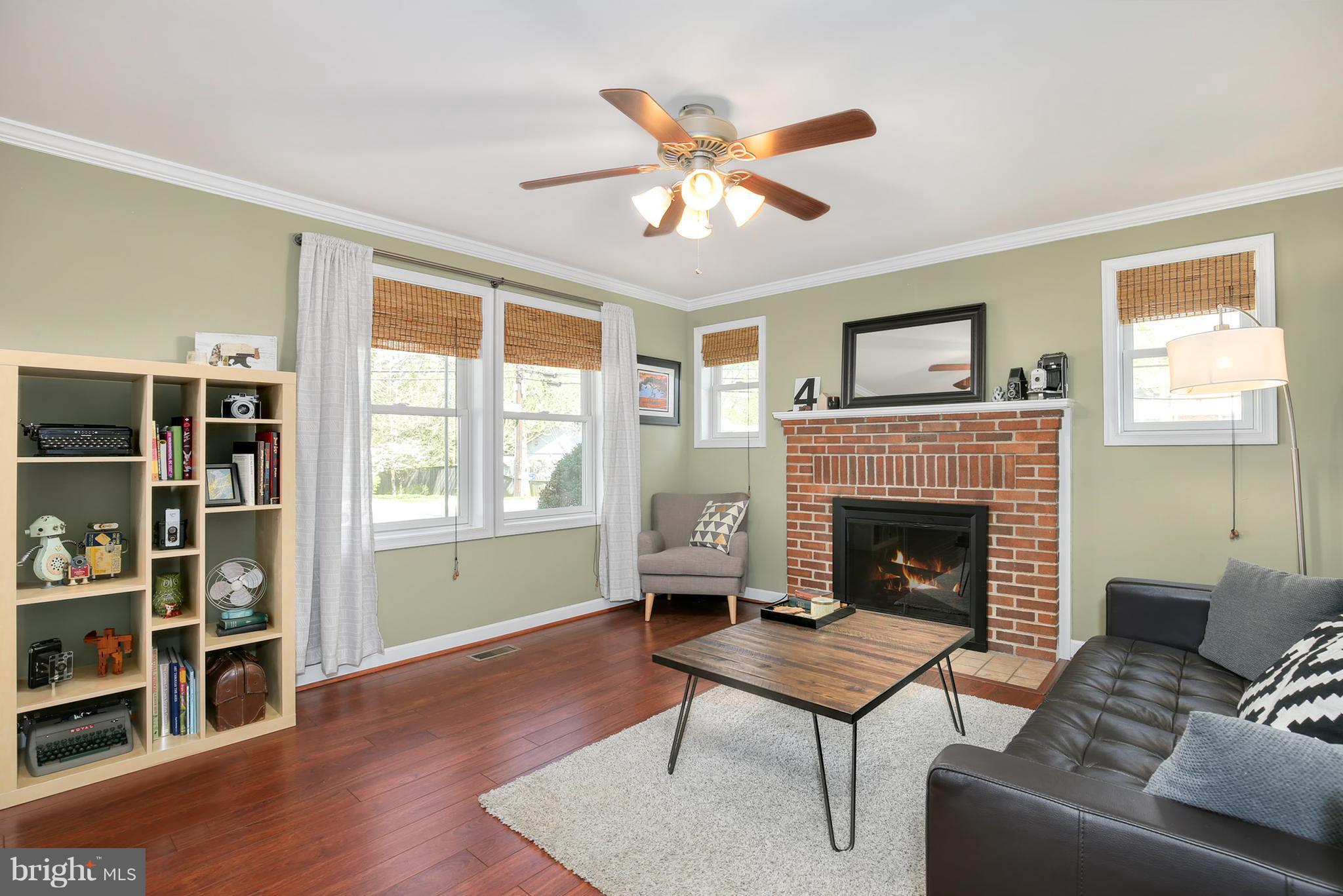 10919 Horde Street Silver Spring, MD 20902 - Photo 6 of 28 Living Room