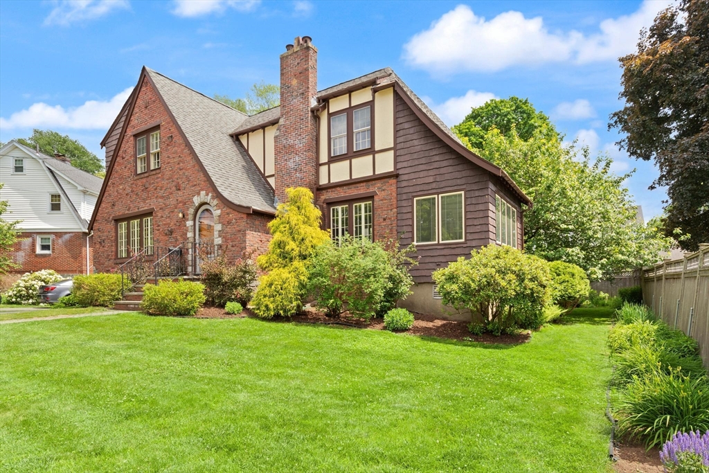 9 Mayfield Road Belmont, MA 02478 - Photo 6 of 42