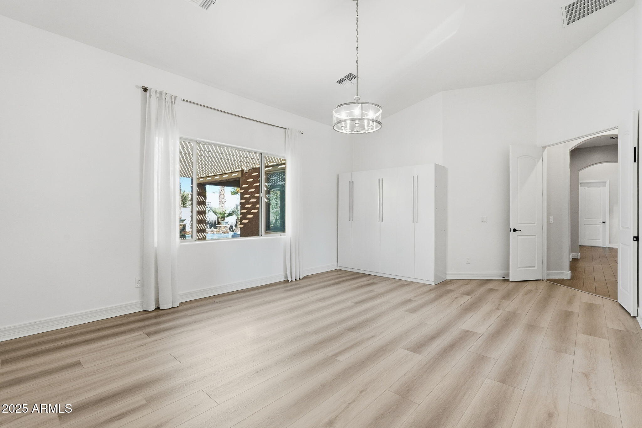 2218 East Brooks Farm Road Gilbert, AZ 85298 - Photo 29 of 55 Primary Bedroom