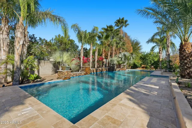 $1,500,000 | 2218 East Brooks Farm Road, Gilbert, AZ 85298