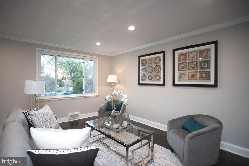 1802 Northbourne Road Baltimore, MD 21239 - Photo 8 of 45